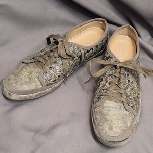 Patrizia Spring Step Womens Floral Embossed Distressed Sneakers Olive Size 41